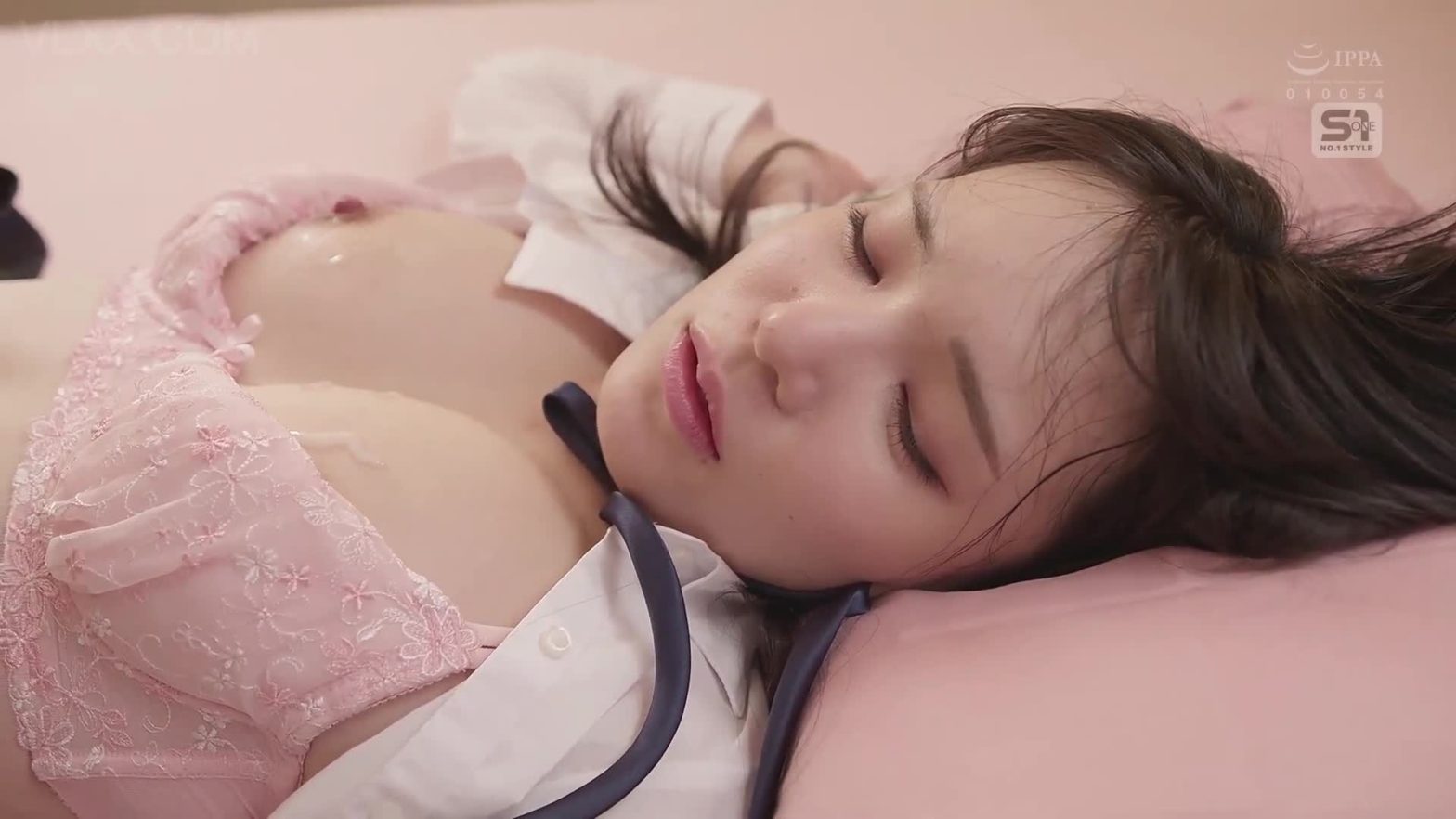 Hiyori Nozaka em gái bạn gái vú G-cup bị gia sư bóp vú rồi địt lén bên chị